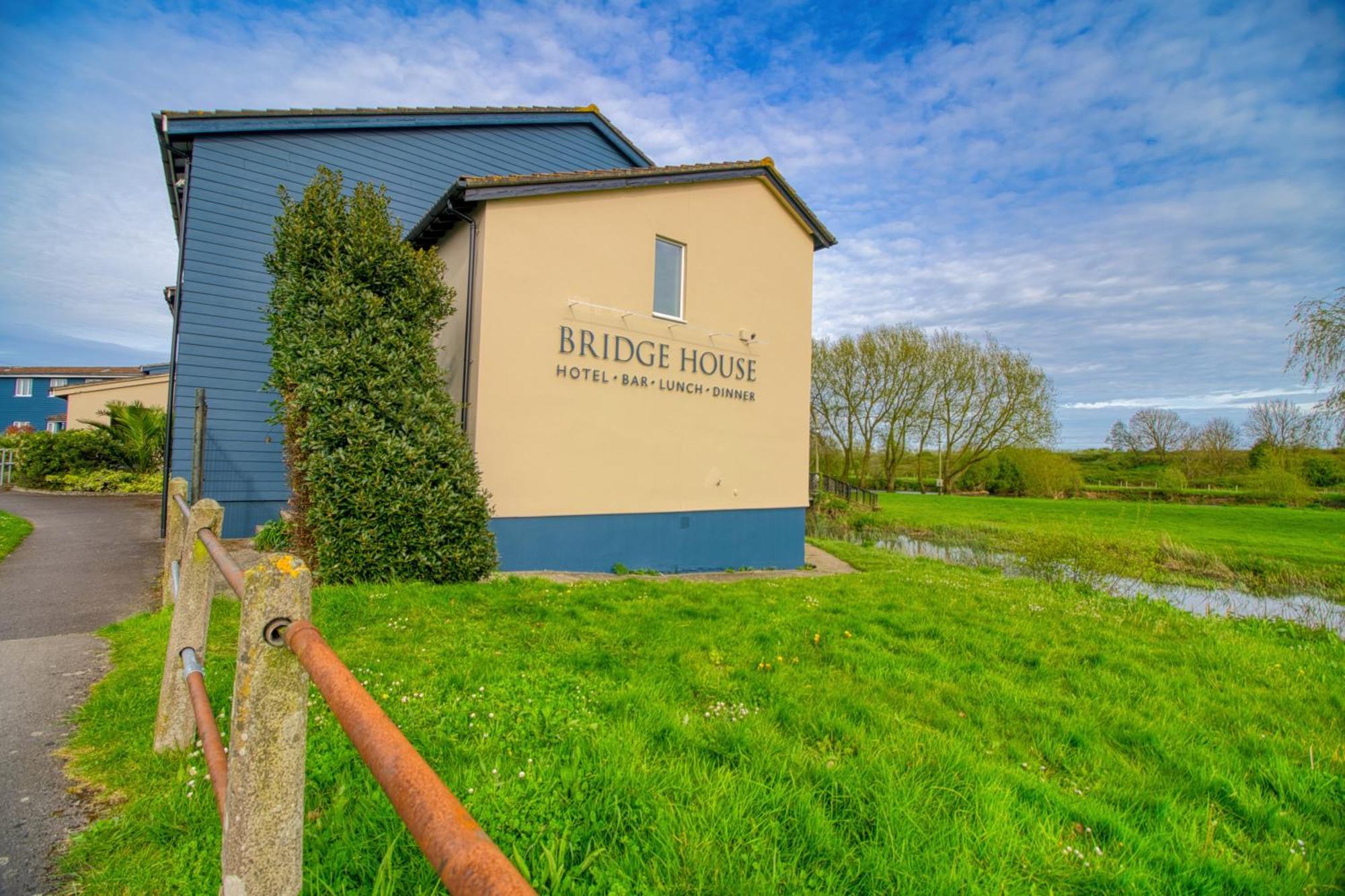 The Bridge House; BW Signature Collection Ferndown Dış mekan fotoğraf